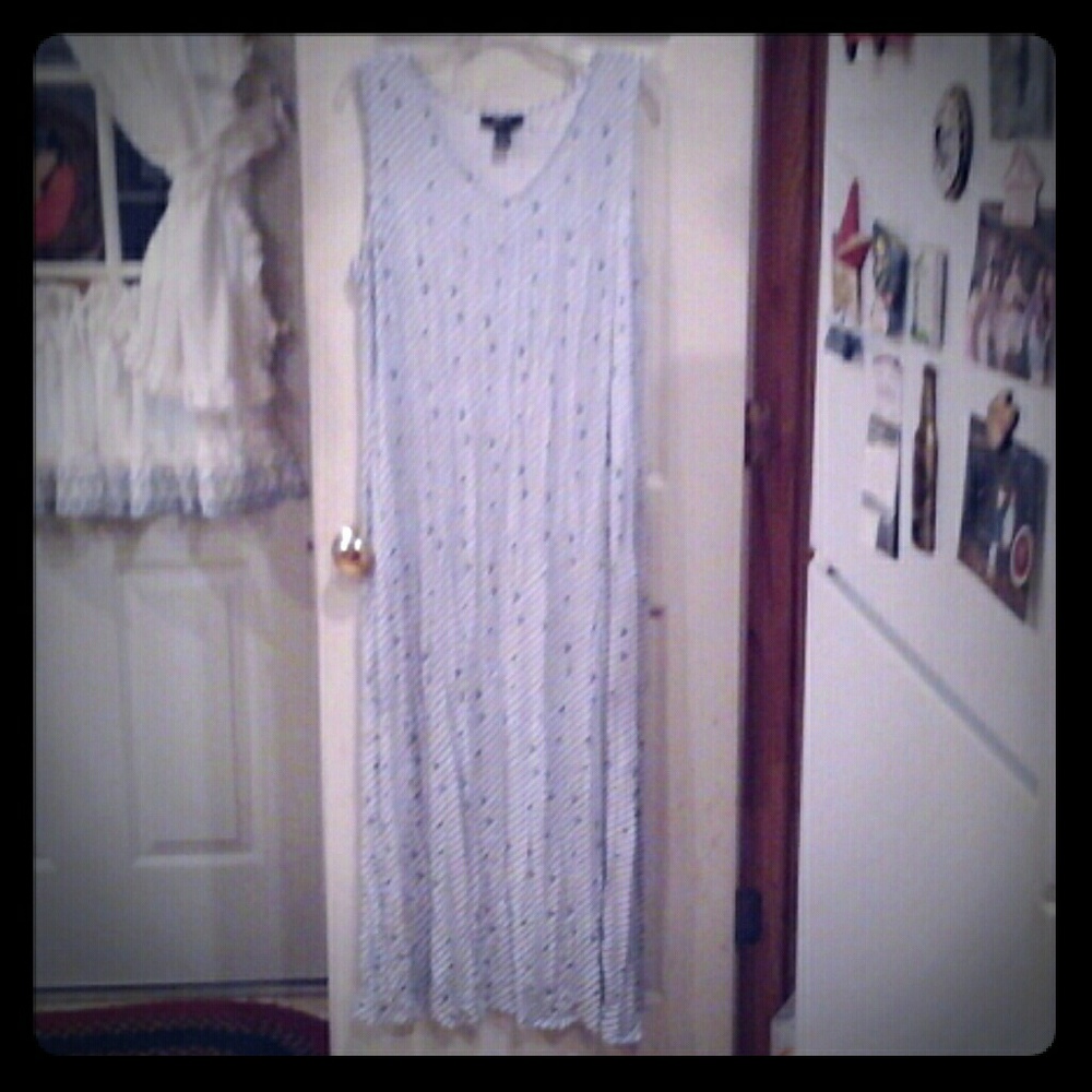 Sleeveless dress